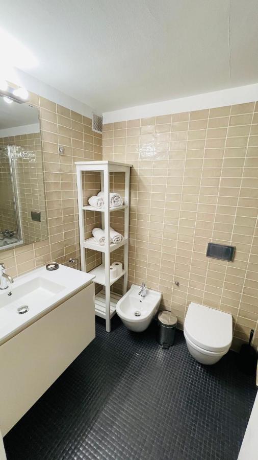 Lux Apartament Салоу Екстер'єр фото