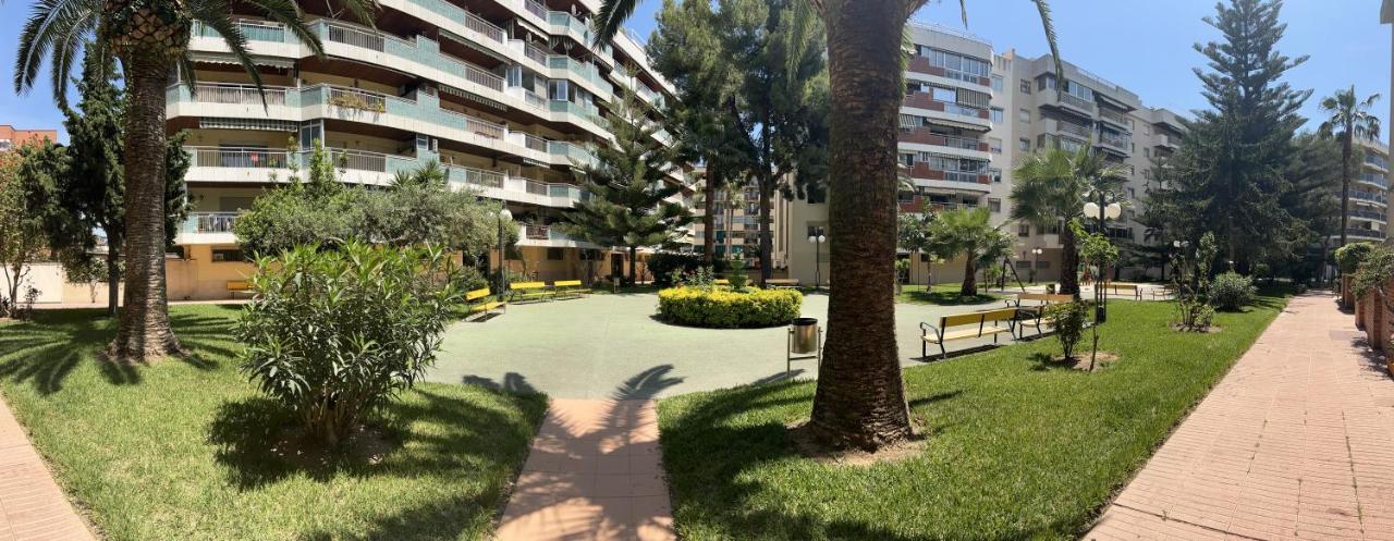 Lux Apartament Салоу Екстер'єр фото