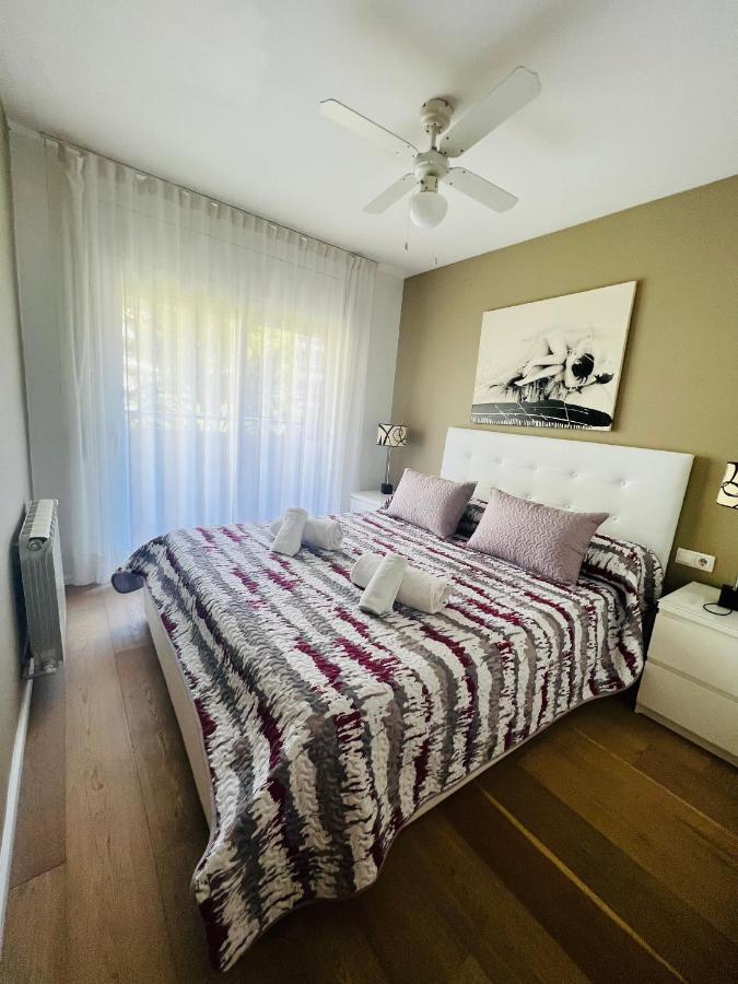 Lux Apartament Салоу Екстер'єр фото