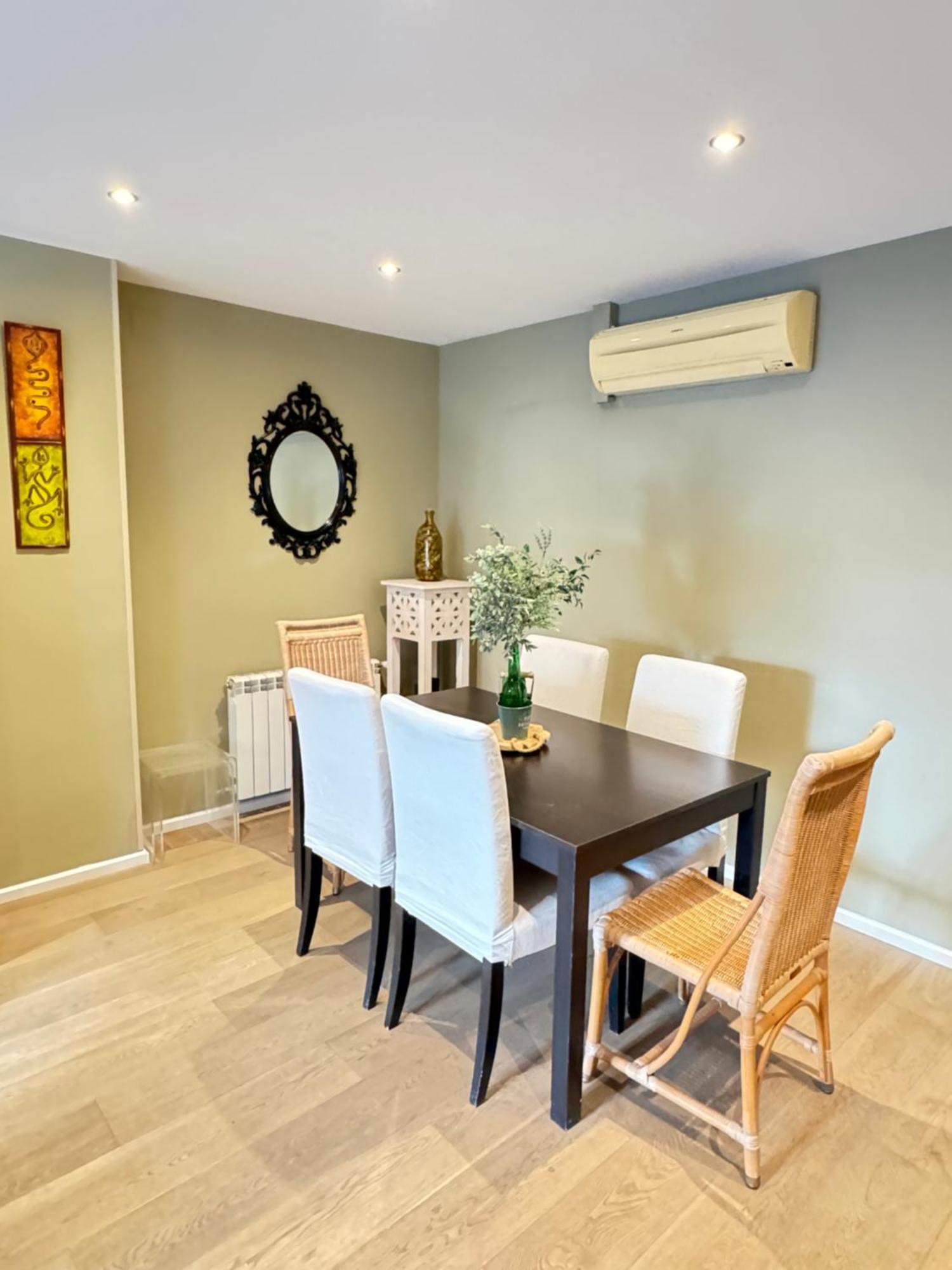 Lux Apartament Салоу Екстер'єр фото