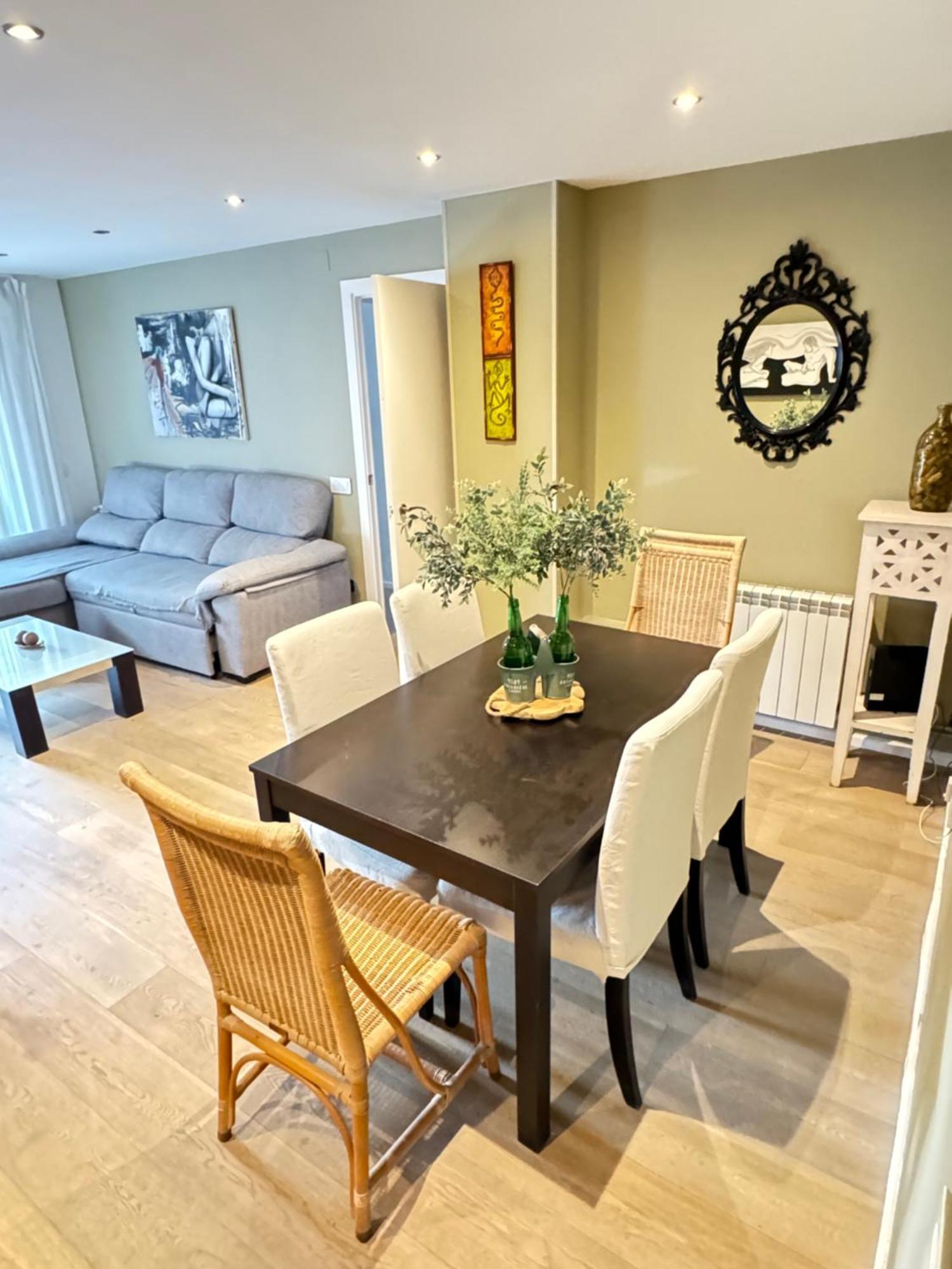 Lux Apartament Салоу Екстер'єр фото