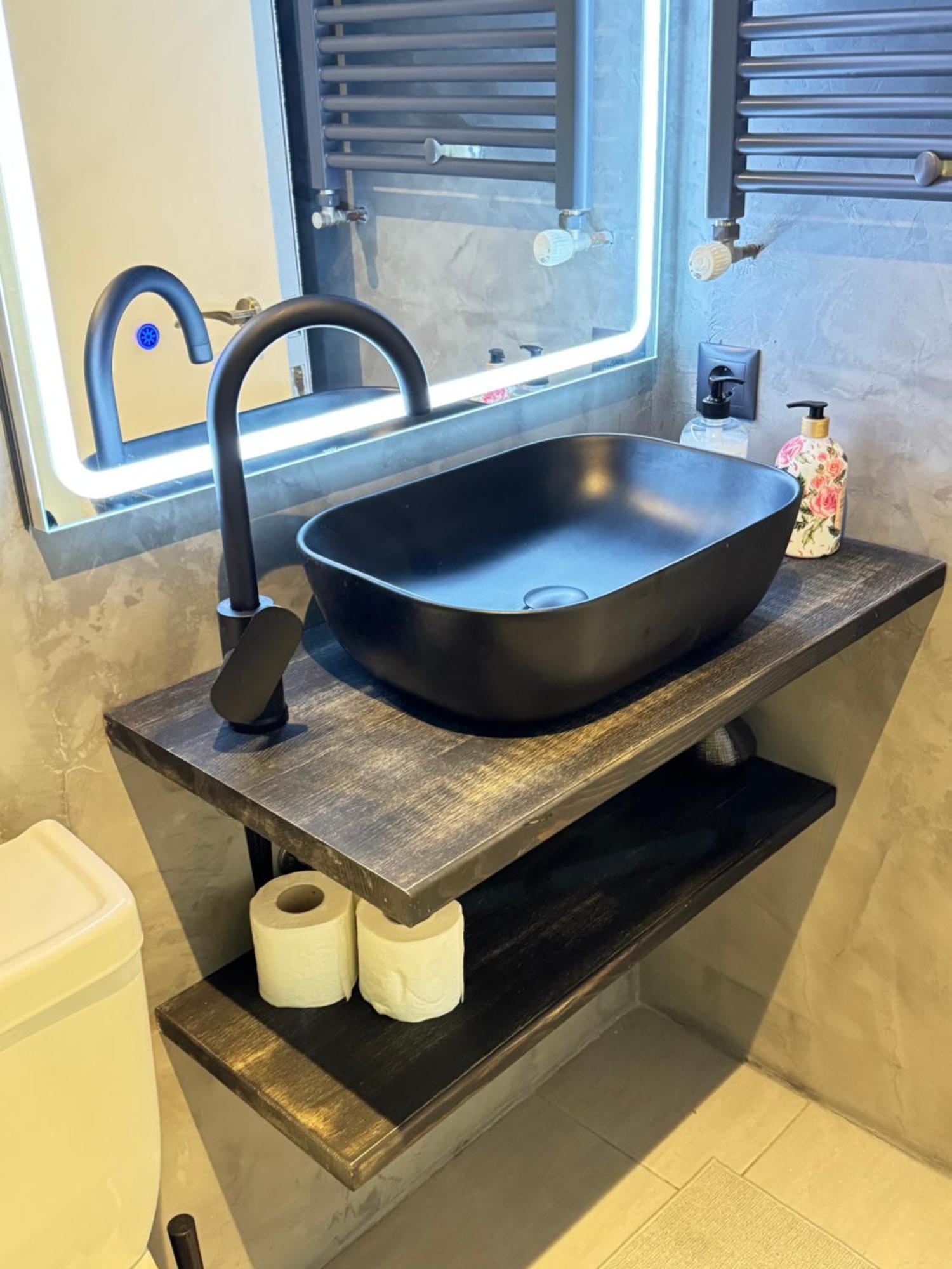 Lux Apartament Салоу Екстер'єр фото